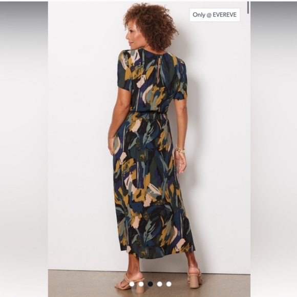 Evereve Alexis Smocked Midi Dress in Painterly Print - Picture 4 of 9